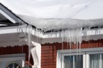 35597 9 Ice dams on gutters